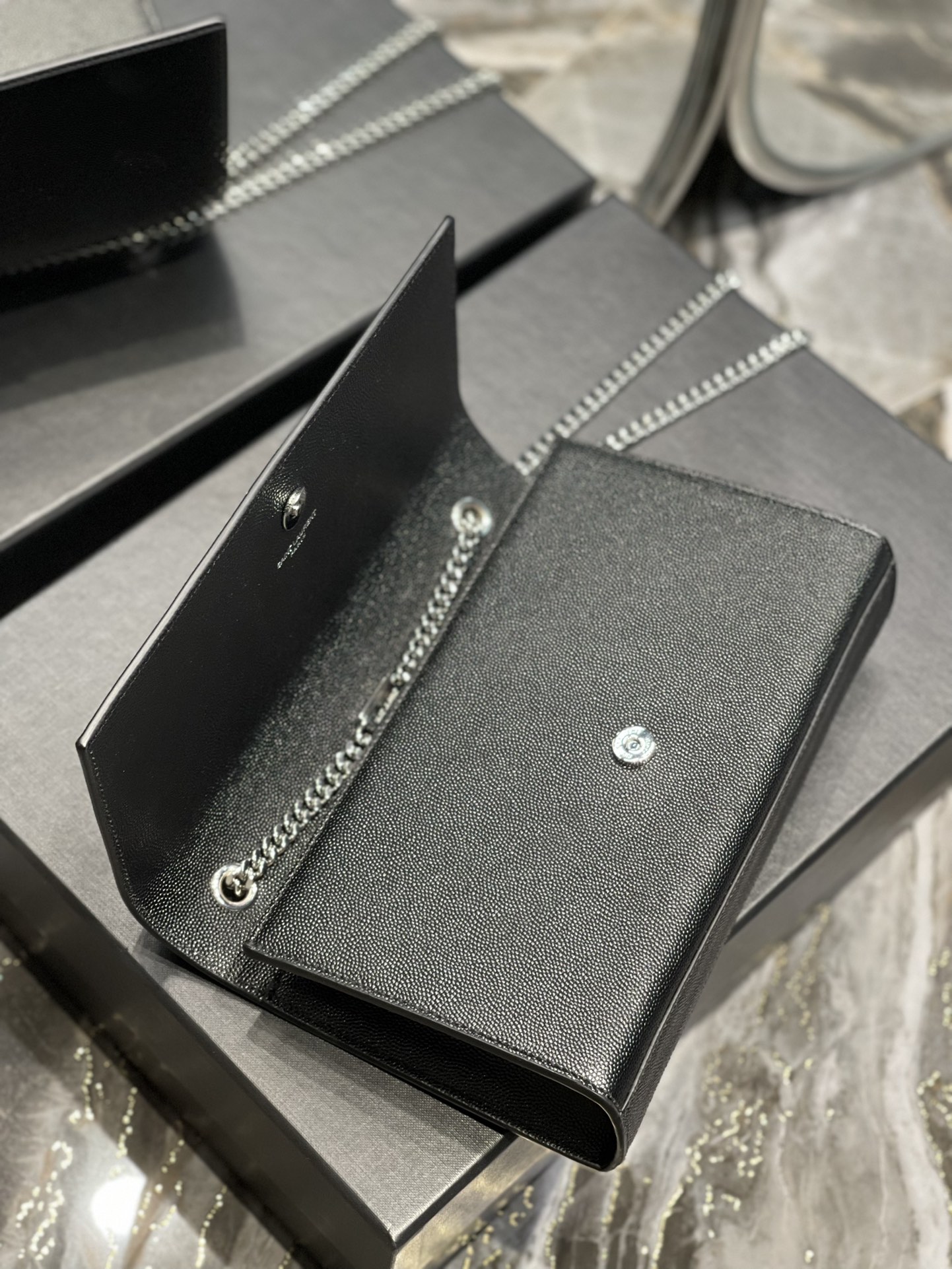 YSL Medium In Grain De Pouder Embossed Leather-24*14.5*5.5CM