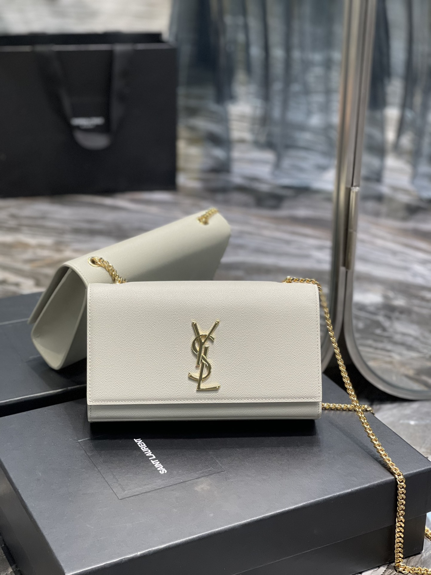 YSL Medium In Grain De Pouder Embossed Leather-24*14.5*5.5CM