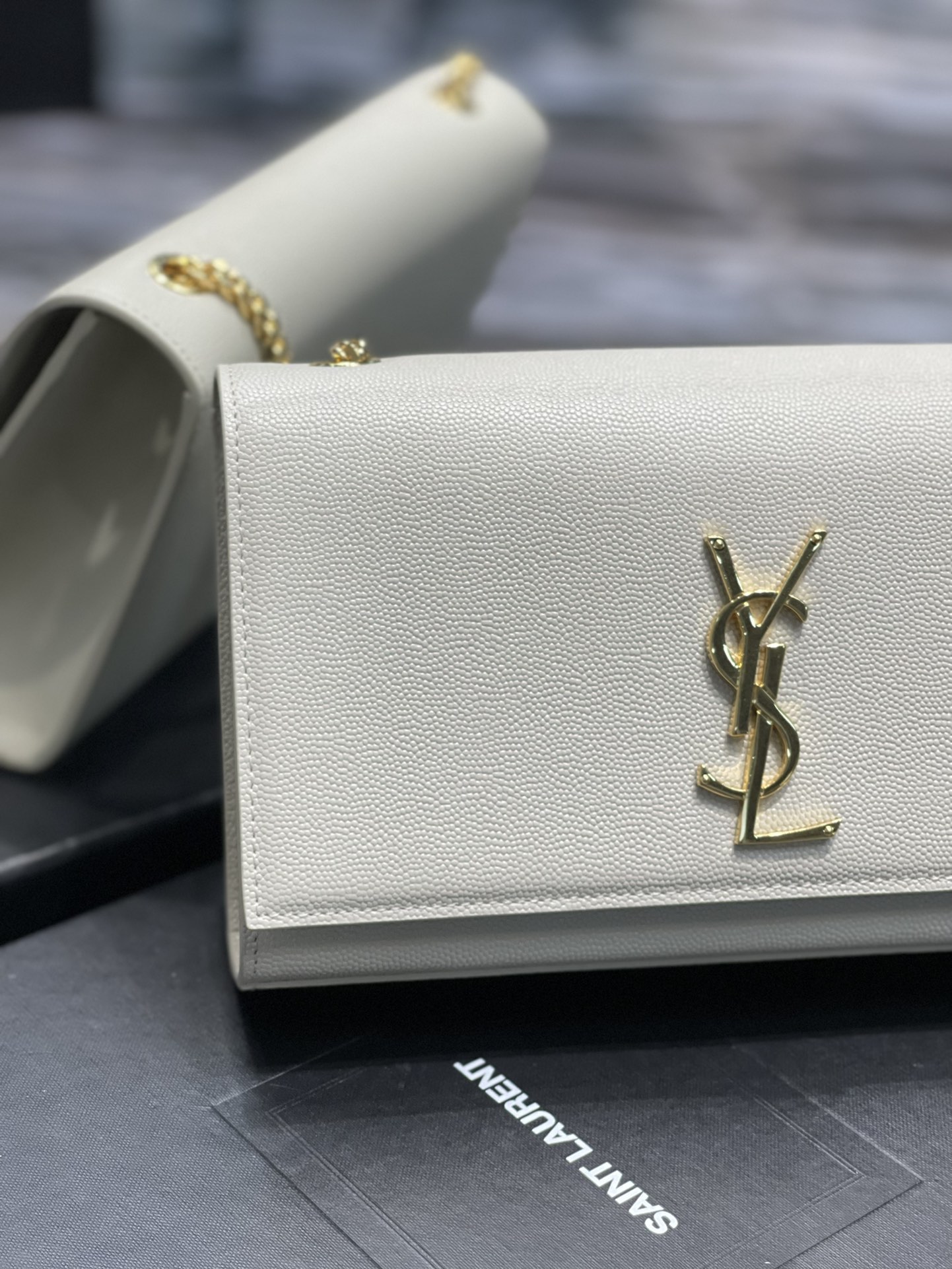 YSL Medium In Grain De Pouder Embossed Leather-24*14.5*5.5CM