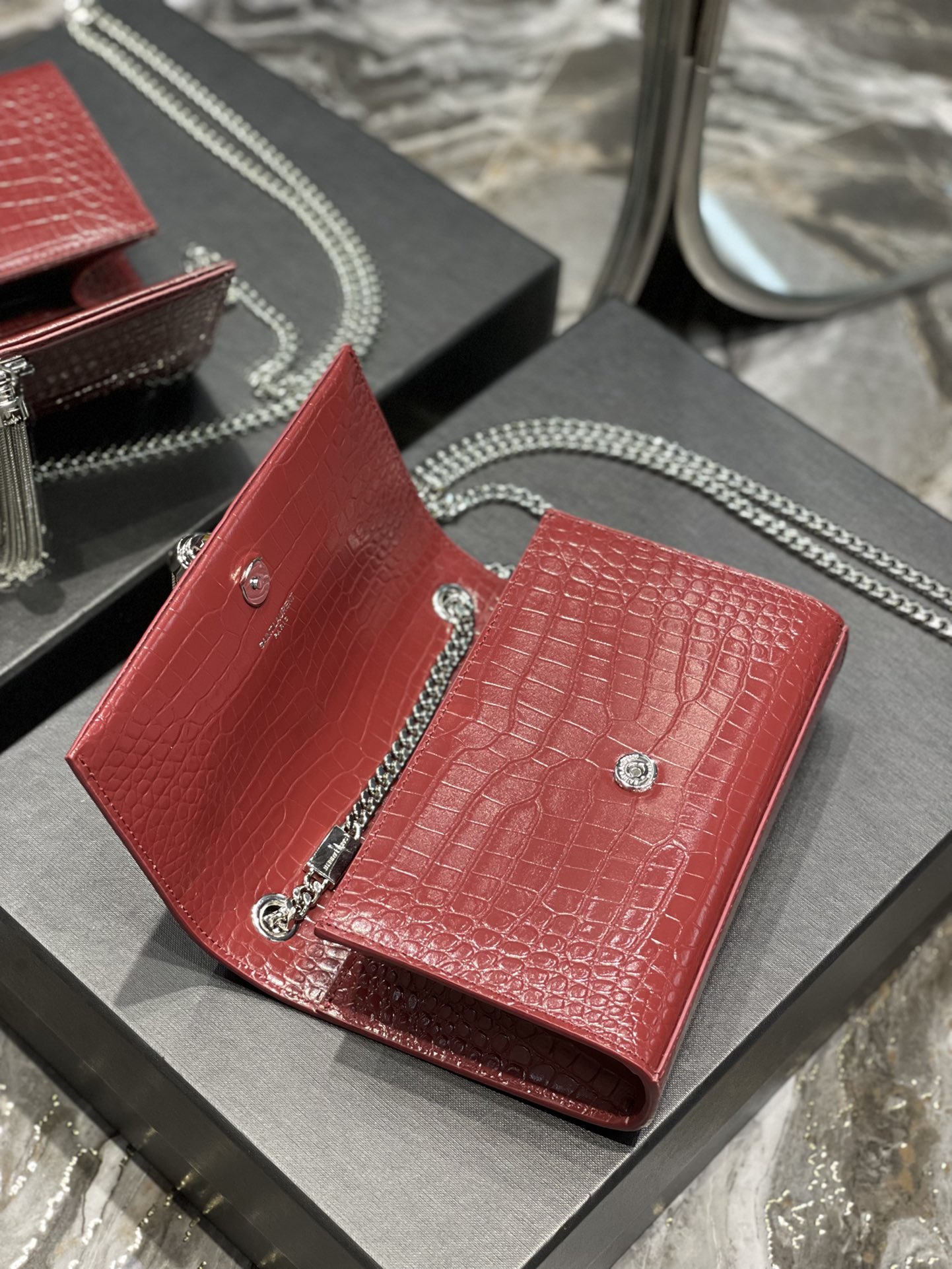 YSL Kate Medium With Tassle In Crocodile Leather-20x13.5x5.5cCM