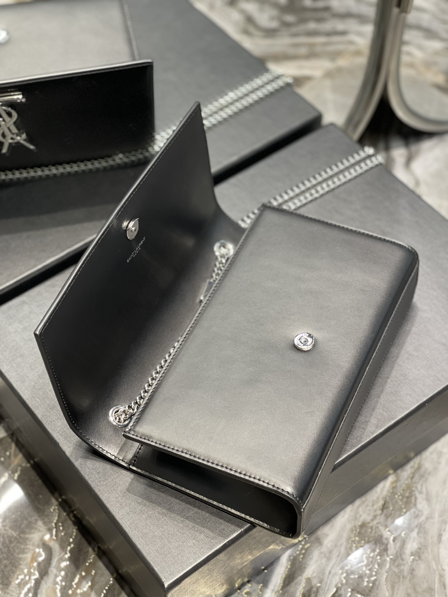 YSL Kate Medium In Smooth Leather-24*14.5*5.5CM