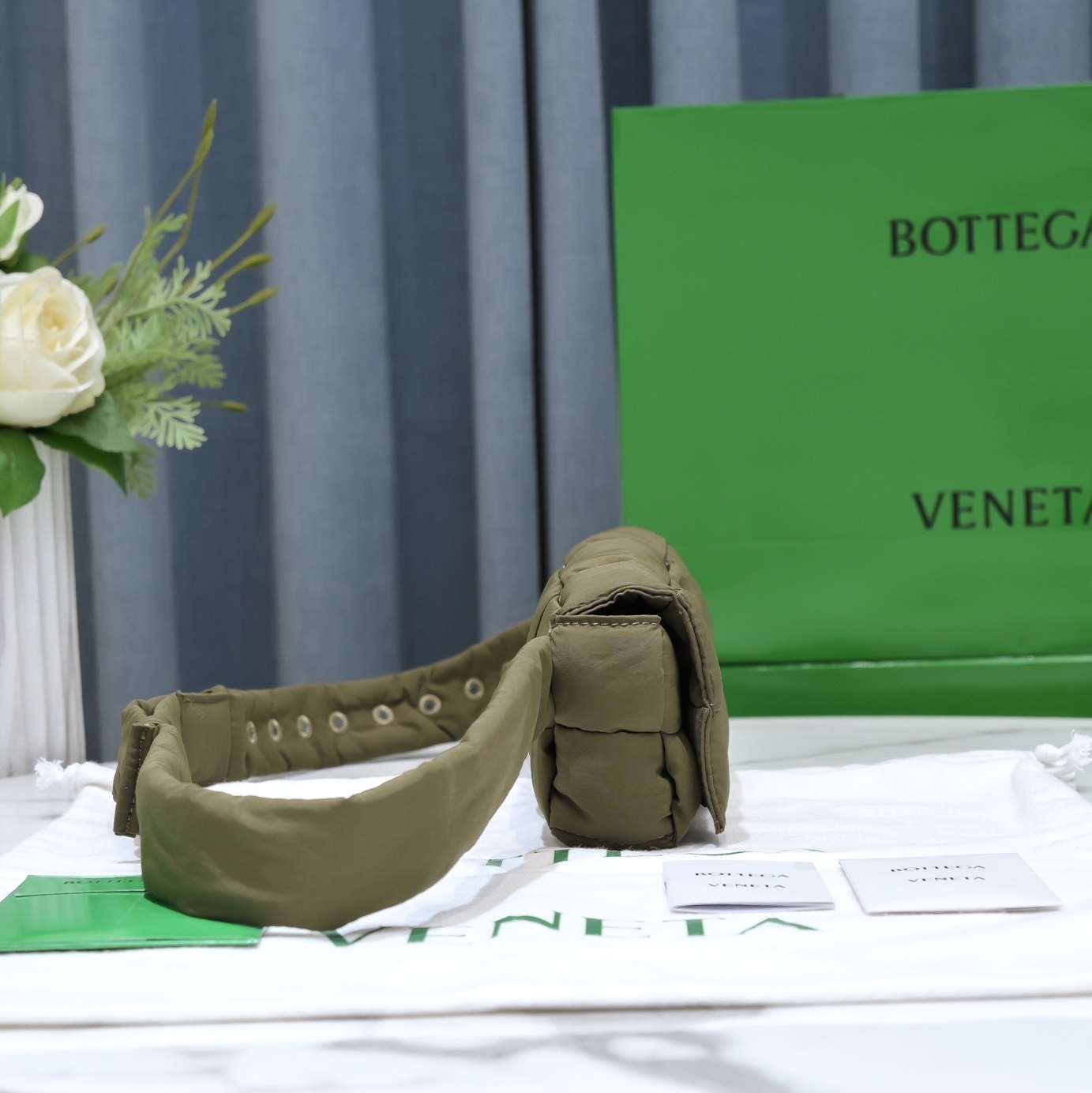 Bo*te*ga ve*ne*ta cassette bag-10x19x5cm