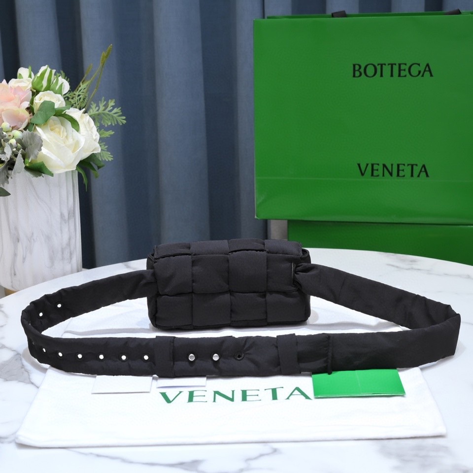 Bo*te*ga ve*ne*ta cassette bag-10x19x5cm