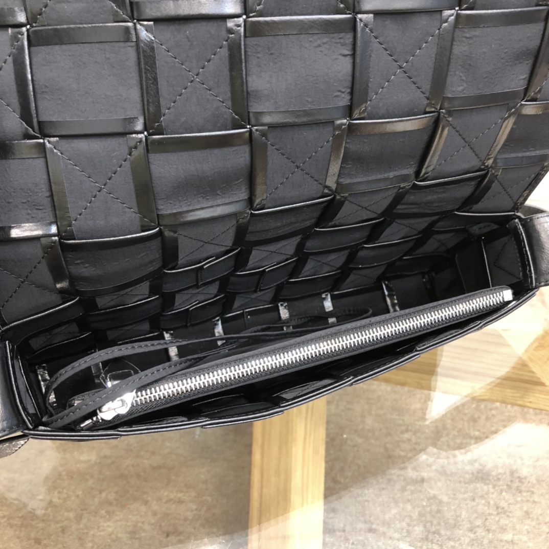 Bo*te*ga ve*ne*ta belt cassette bag-14*28*4cm