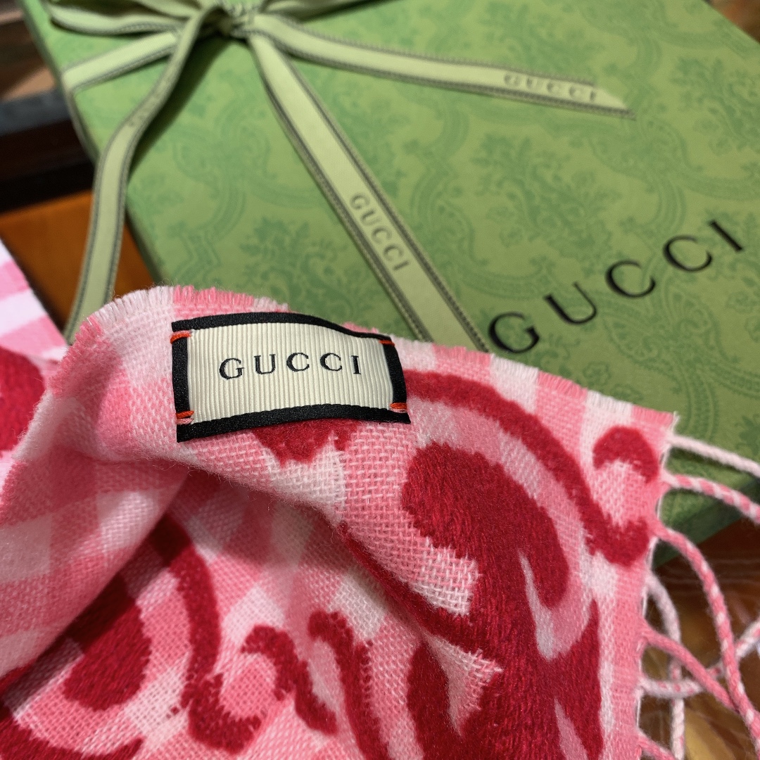 G*u*i scarf-35*240cm