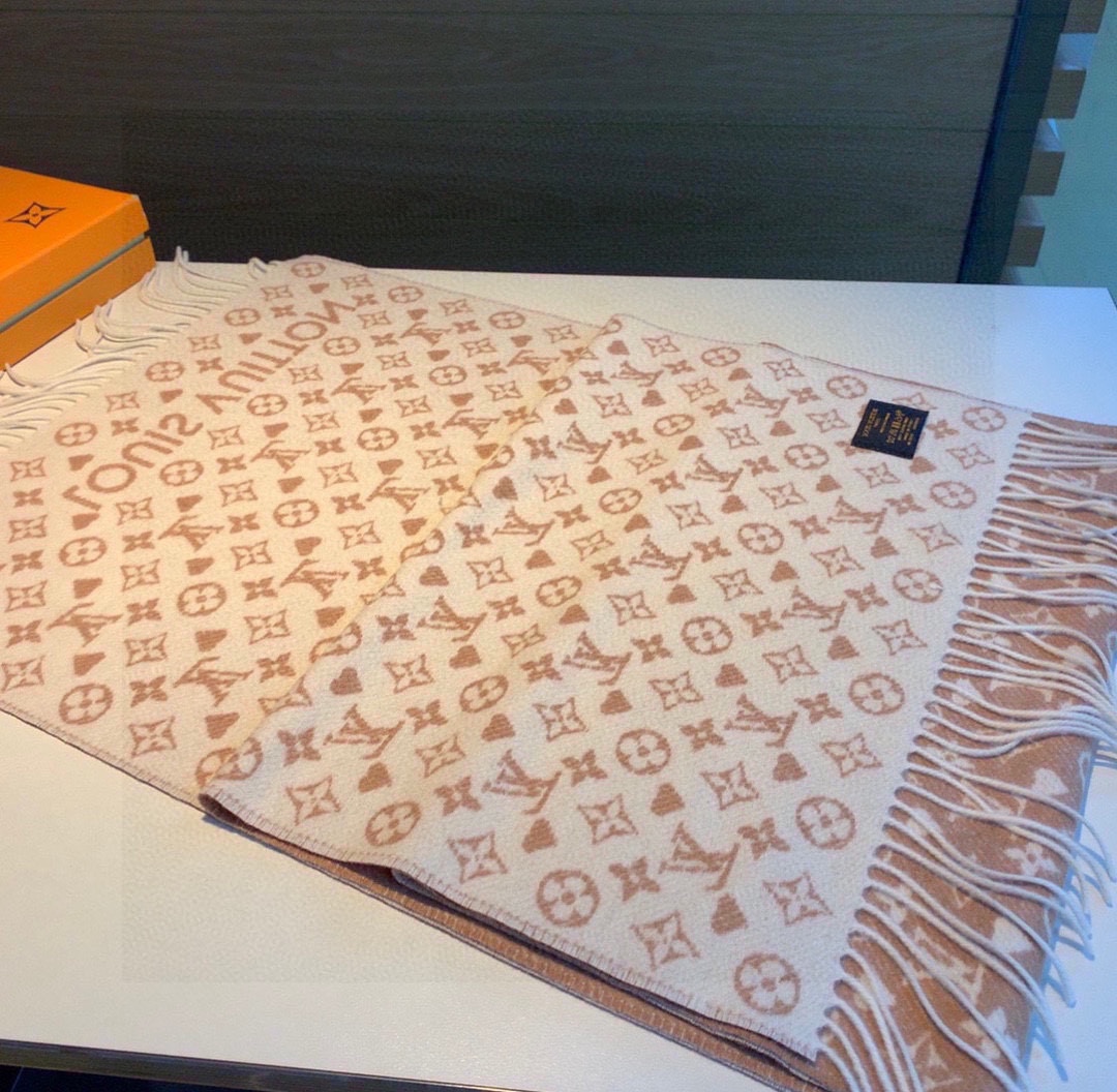 l**is V*t*n scarf-45*190cm