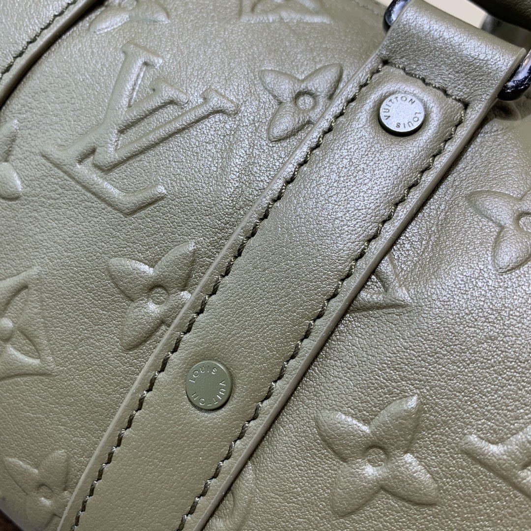 l**is V*t*n keepall xs-21*12*9cm