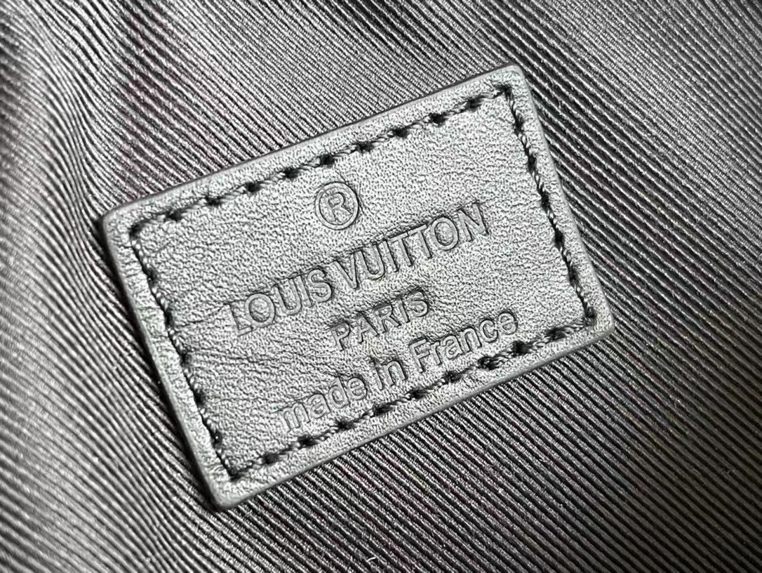 l**is V*t*n keepall xs-m80950-21*12*9cm