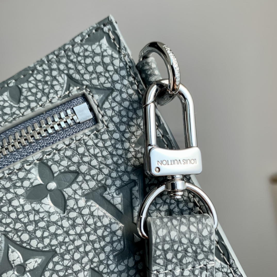 l**is V*t*n m81556 pouch-29*15*9cm