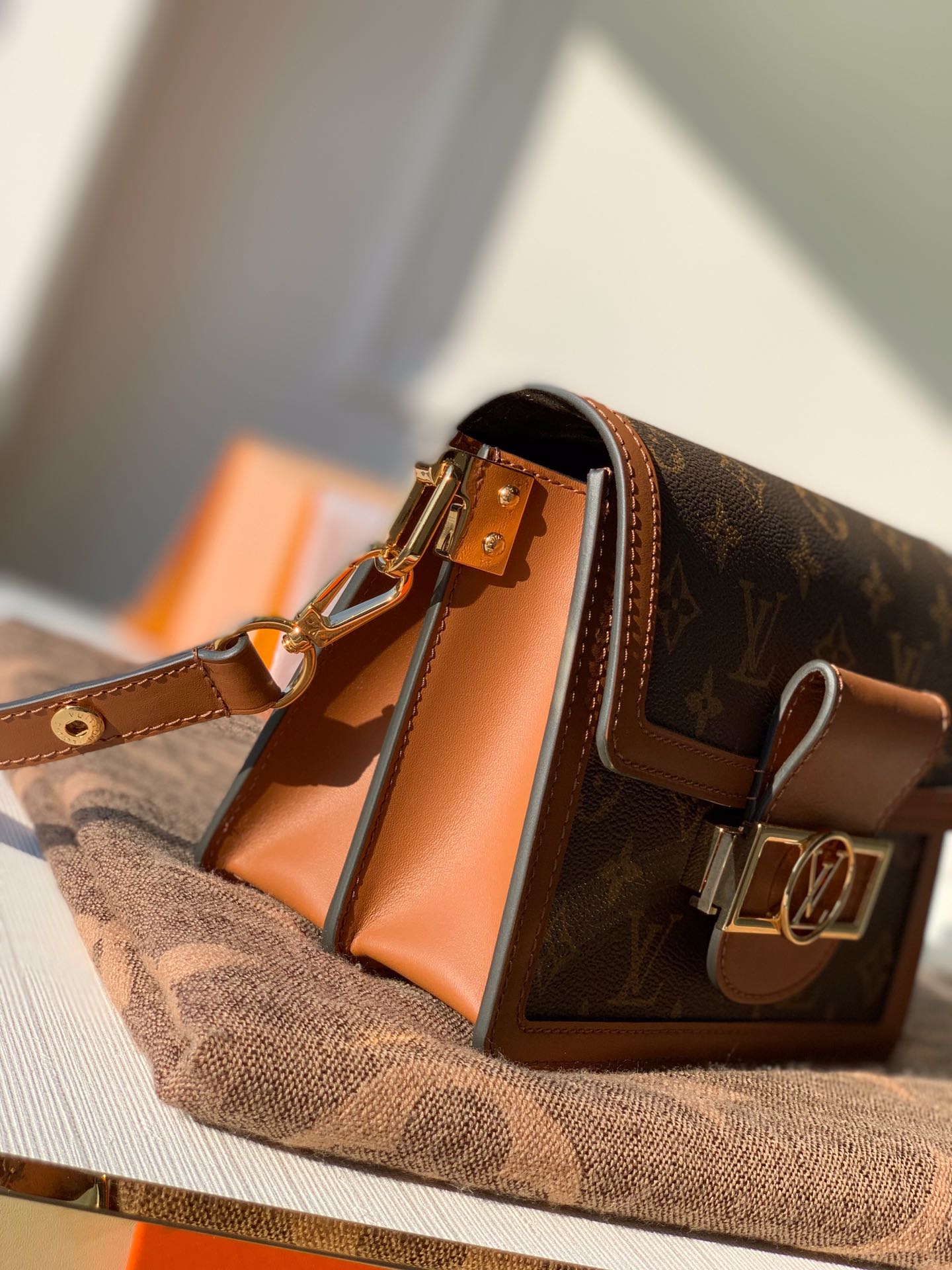 l**is V*t*n mini dauphine bag-20*15*9cm