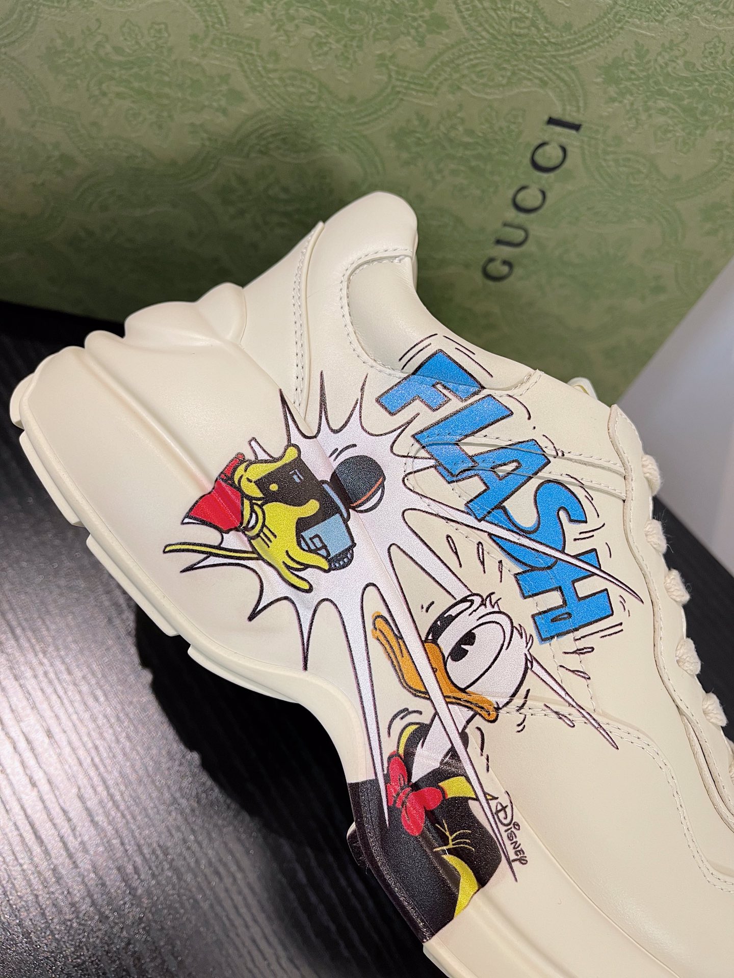 G*u*i rhyton leather sneaker