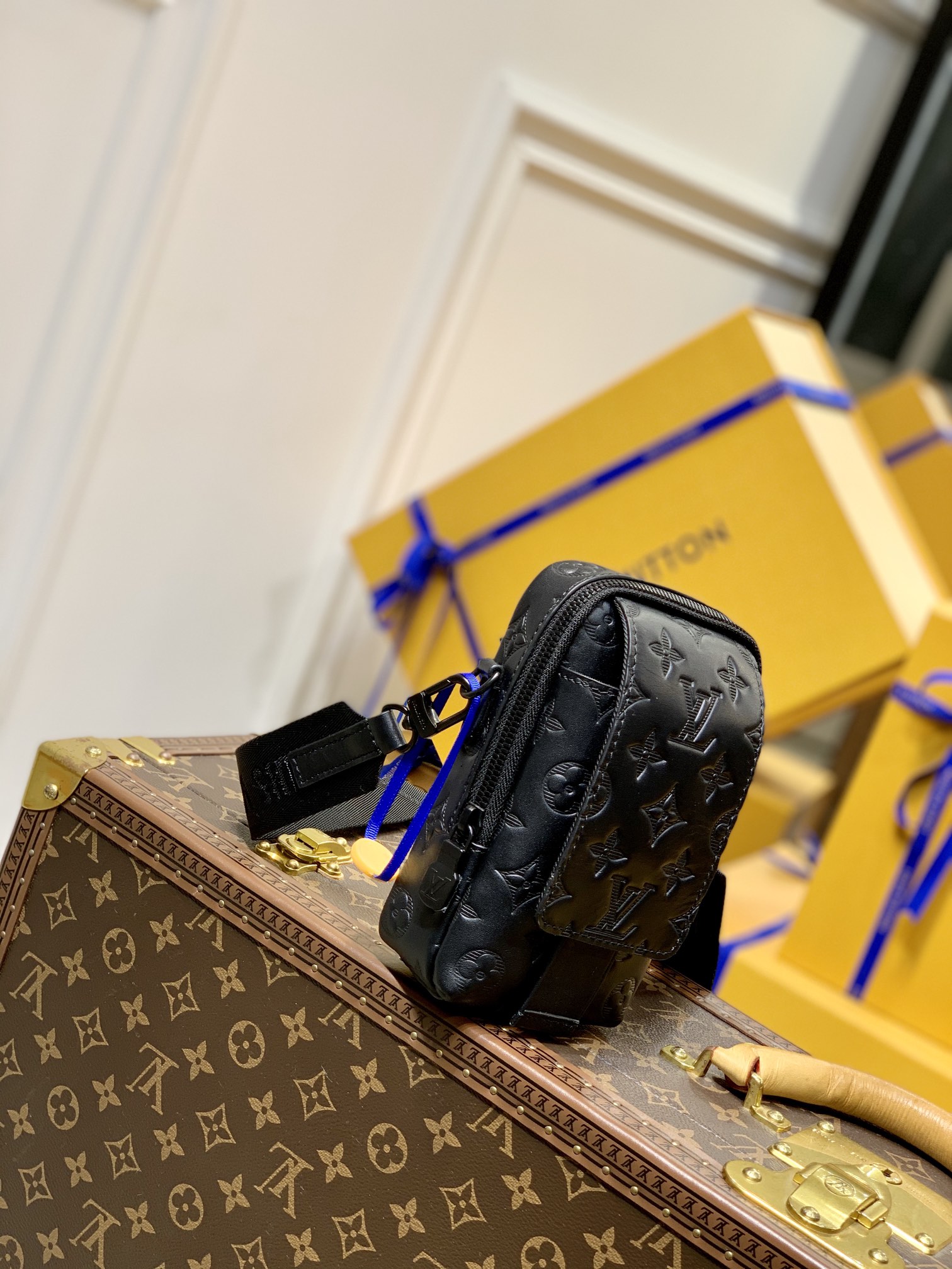 l**is V*t*n flap double-m81005-11*18*8cm