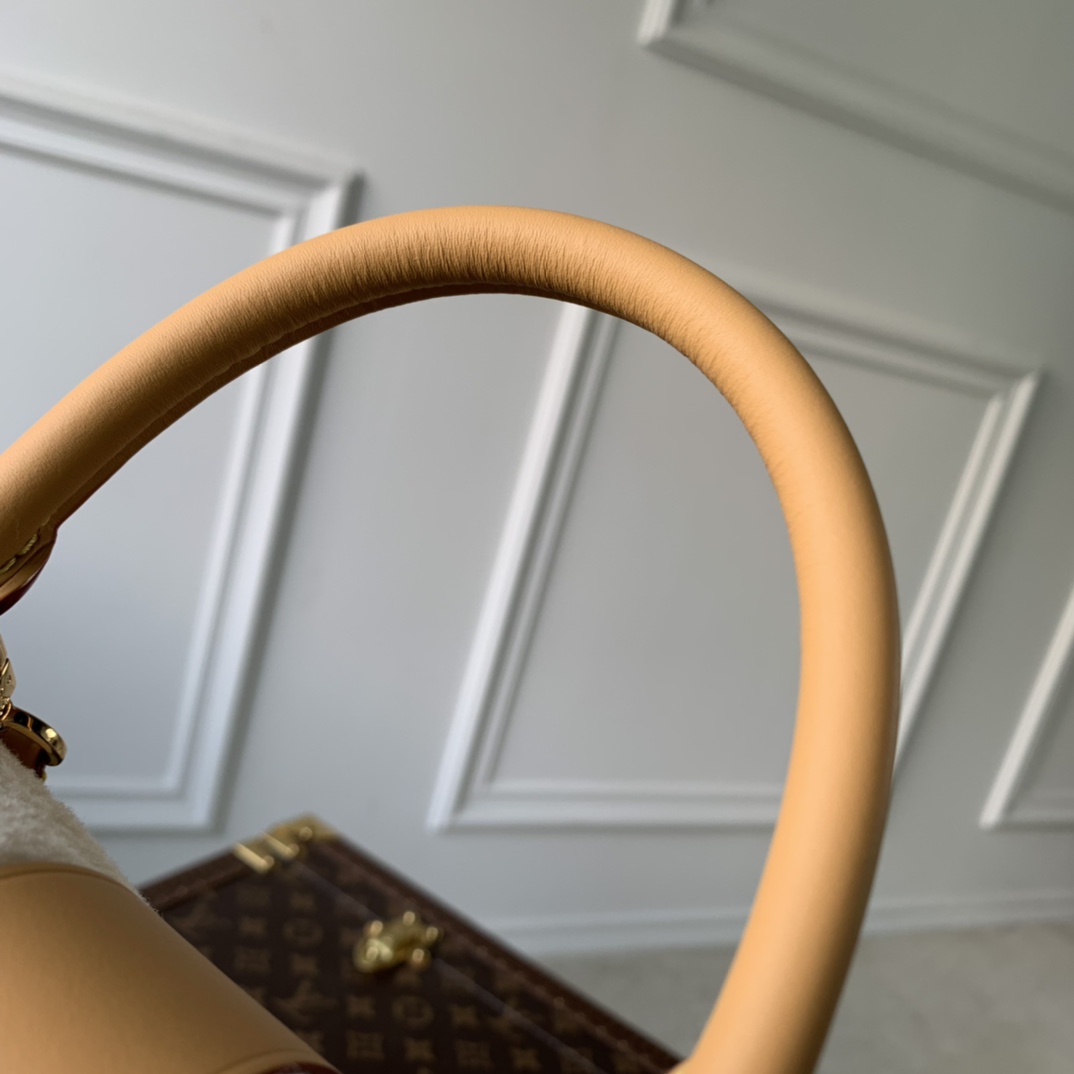 l**is V*t*n locky bb bag -21* 17.0*8cm