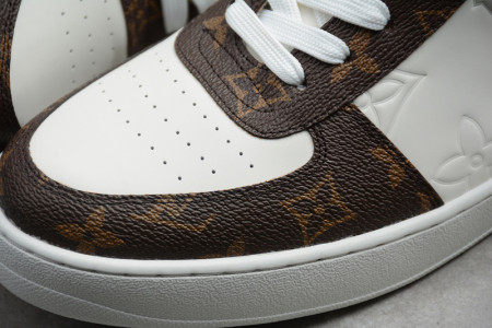 l**is V*t*n boombox sports boots