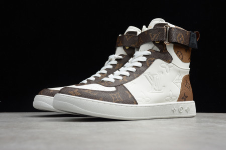 l**is V*t*n boombox sports boots