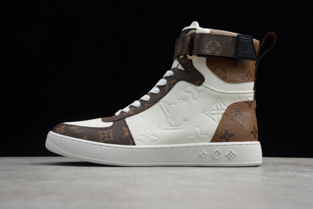 l**is V*t*n boombox sports boots