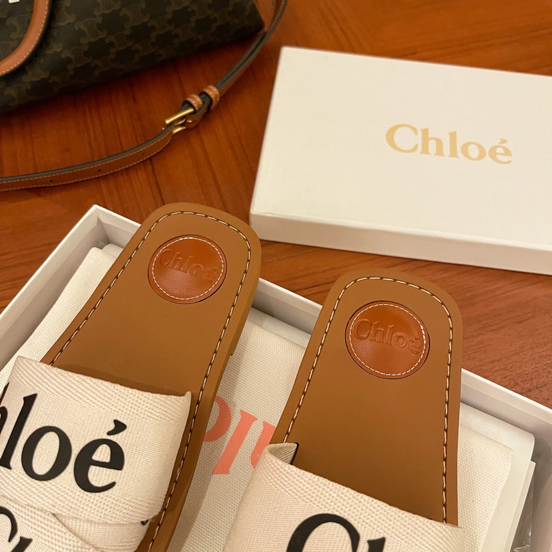Chloe Slides