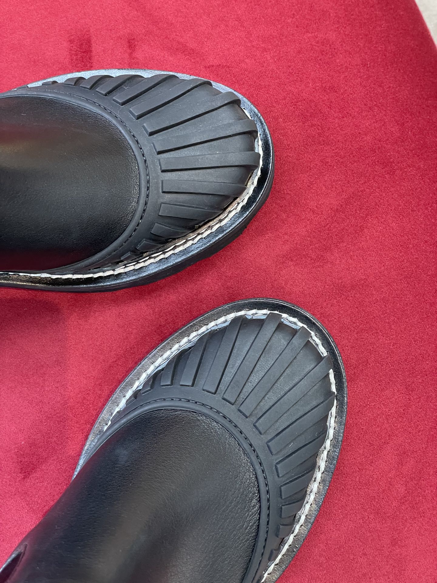 l**is V*t*n beaubourg boots