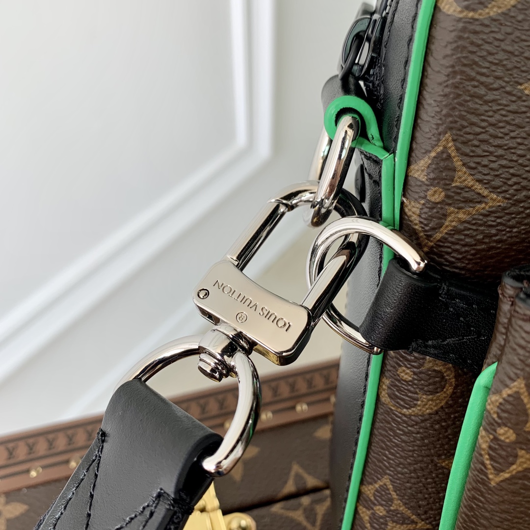 l**is V*t*ntrio handbag-25*18.5*7cm