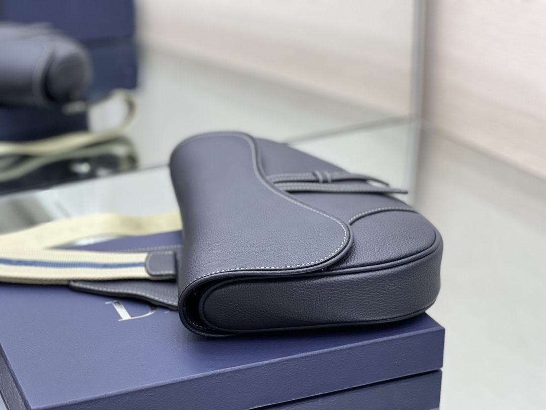 D*or saddle bag-20 x 28.6 x 5cm