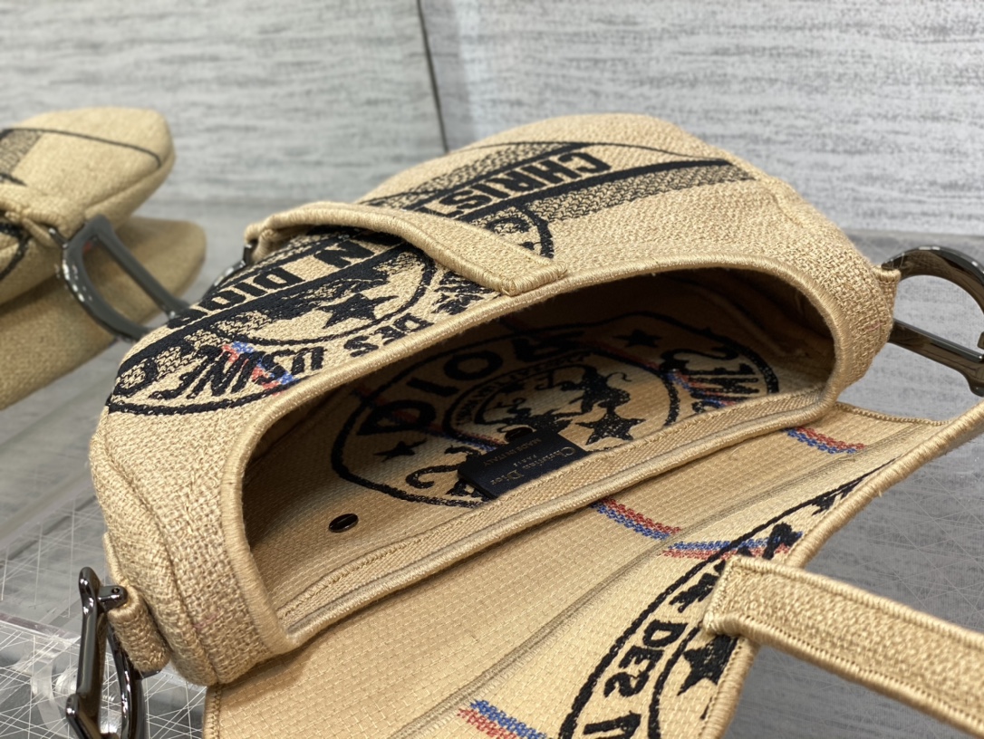 D*or saddle bag-20 x 28.6 x 5cm