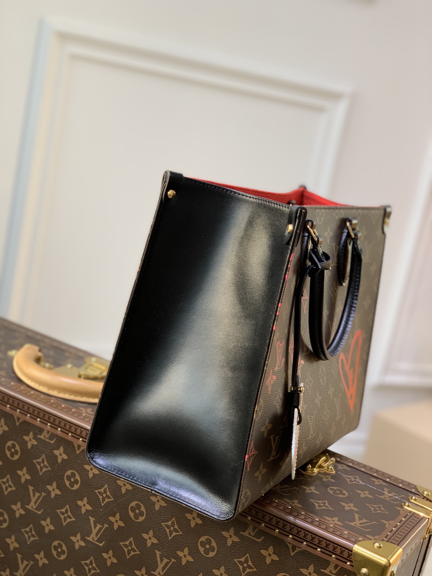 l**is V*t*n onthego handbag-41*34*19cm