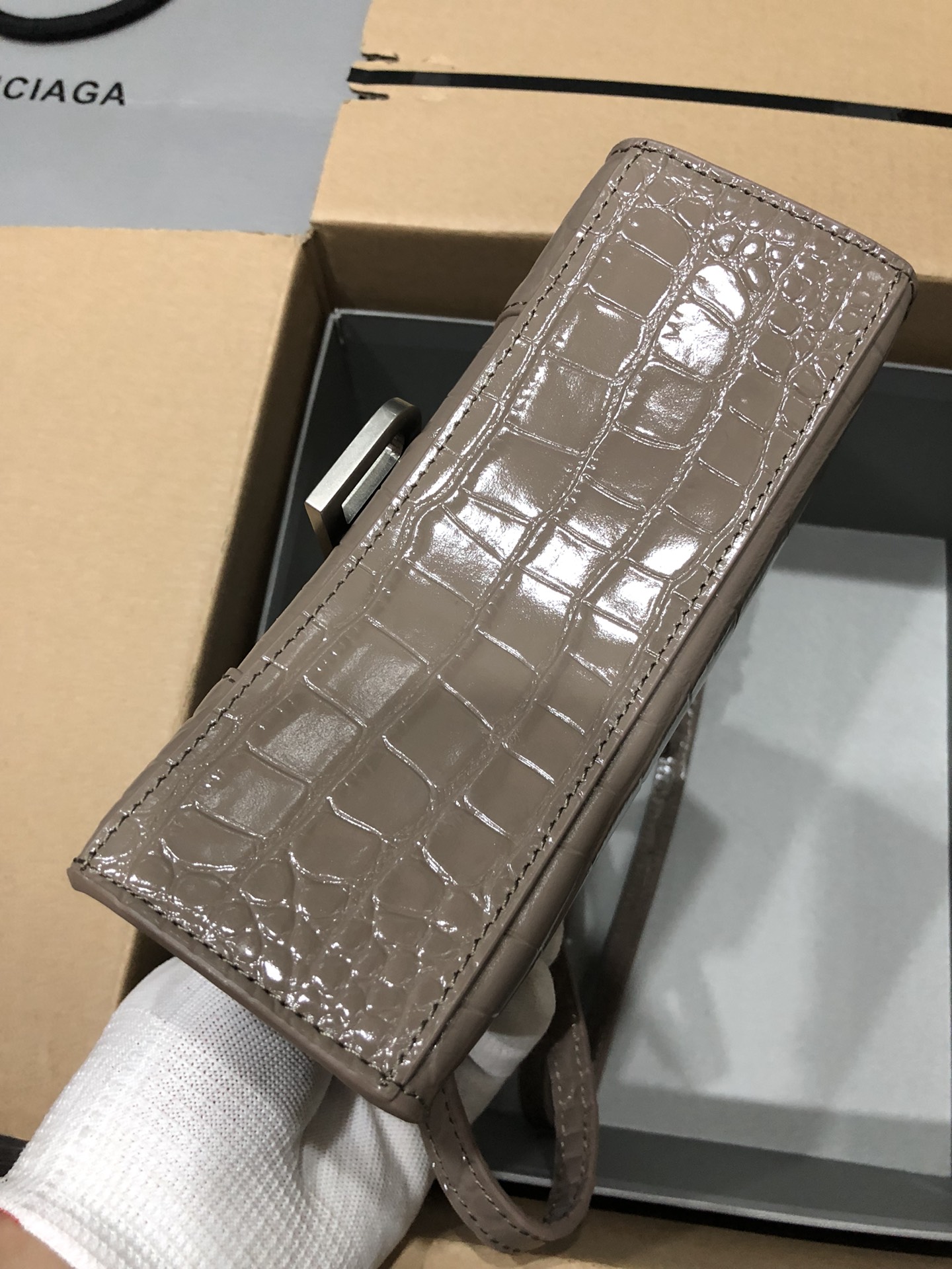 Ba*len*cia*ga small hourglass bag-13*8*19cm