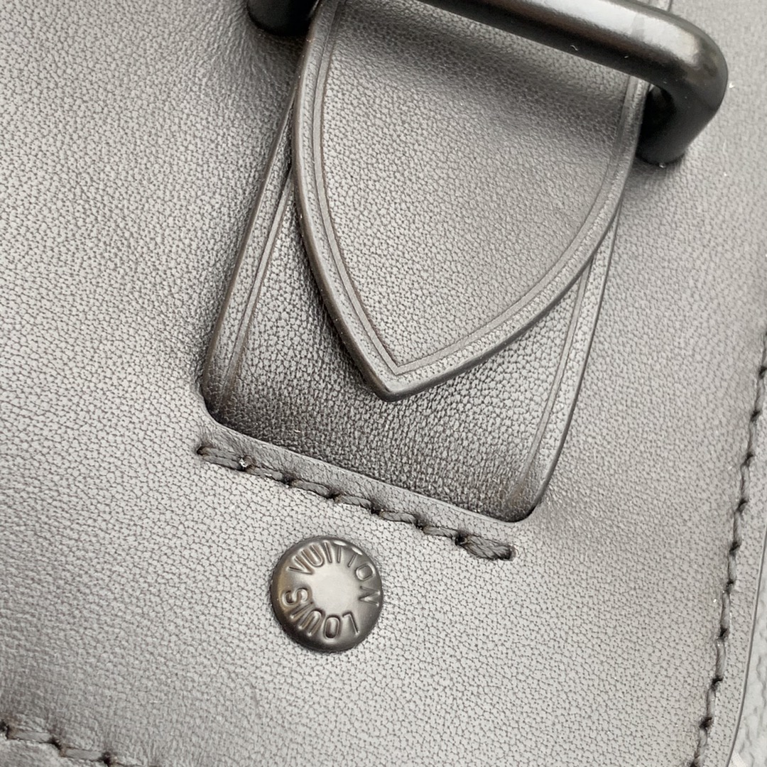 l**is V*t*n pochette steamer -m80107-32 x 22 x 4cm