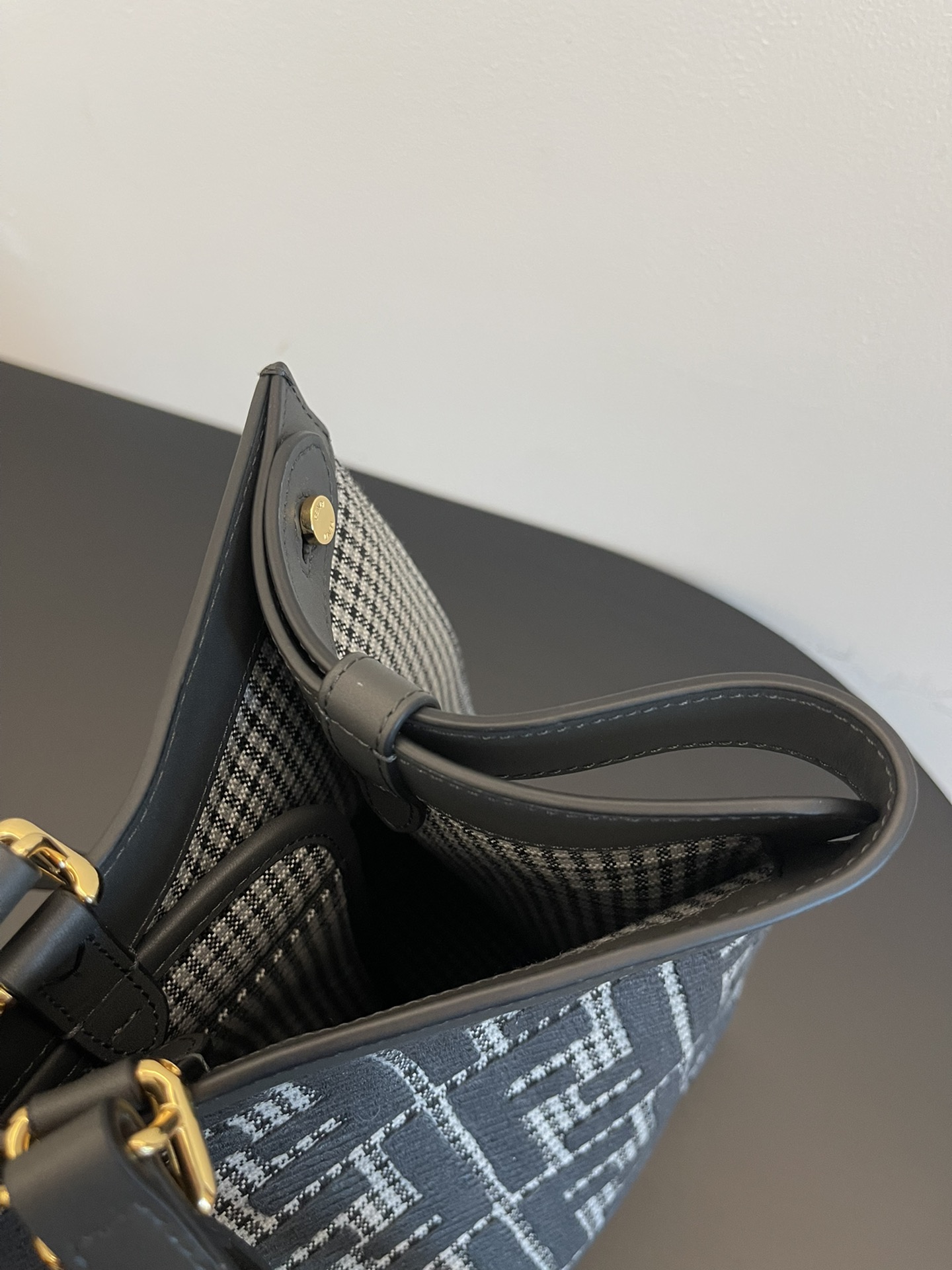 F**di peekaboo-41x16x30cm