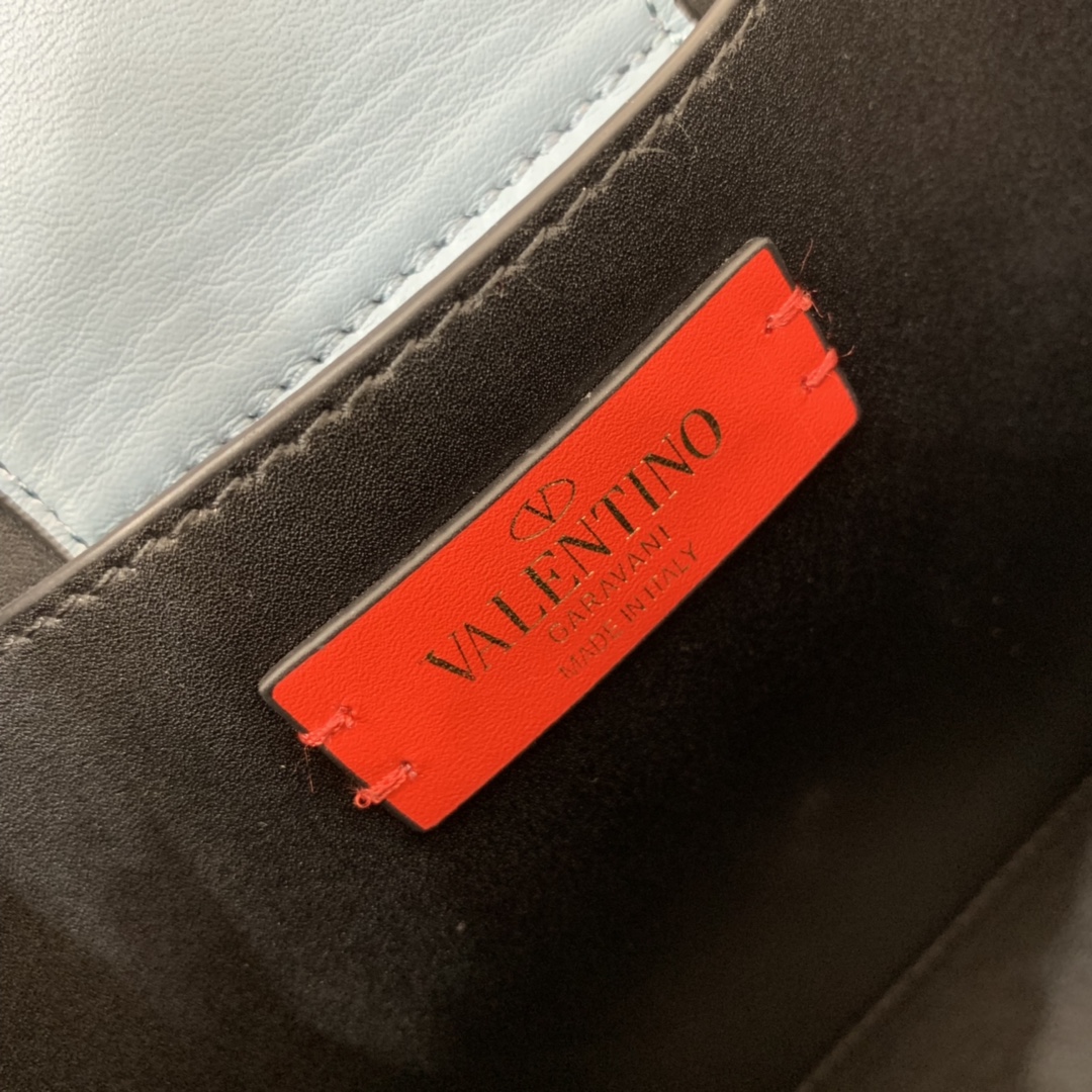 valentino garavani S*pervee bag-20*19*12cm
