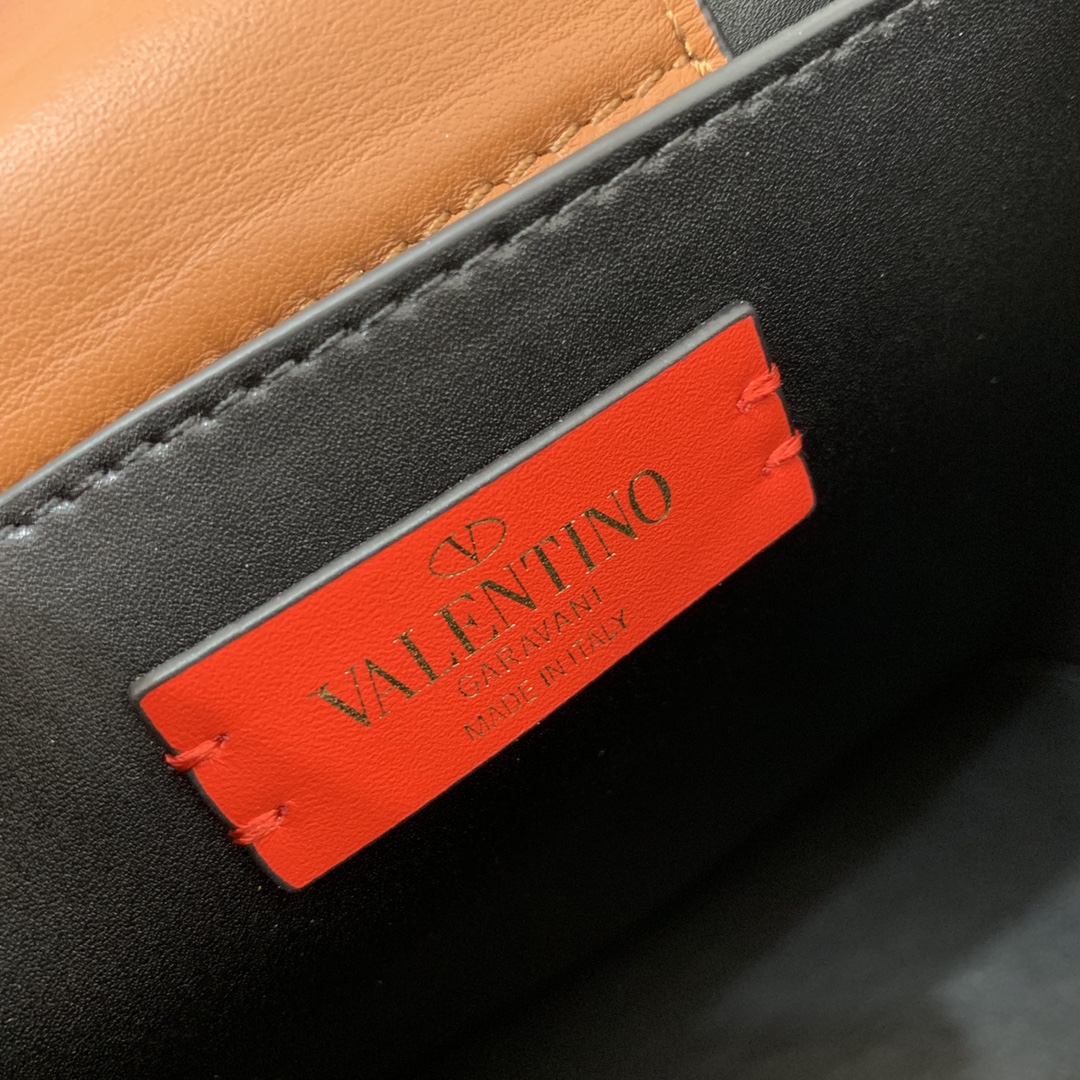 valentino garavani S*pervee bag-20*19*12cm