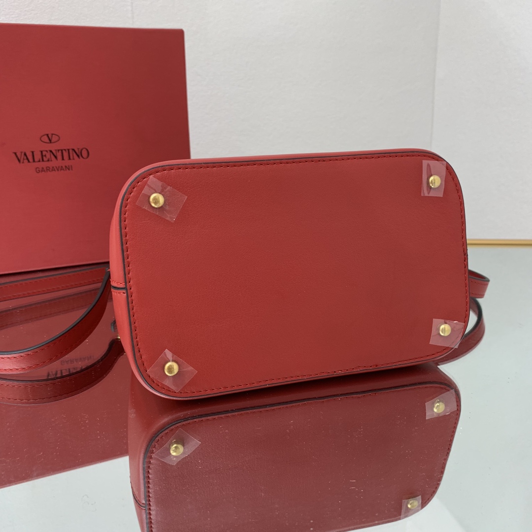 valentino garavani S*pervee bag-20*19*12cm