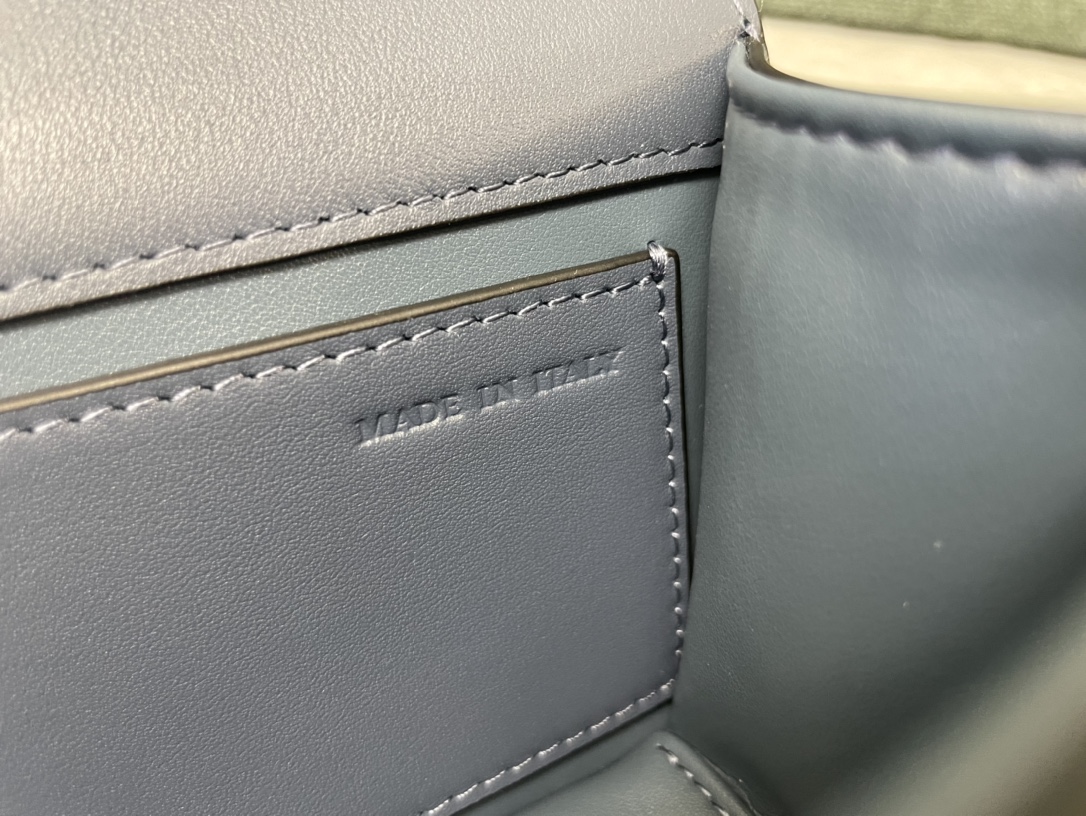 Valentino Garavani MINILOC-20x 11x5CM