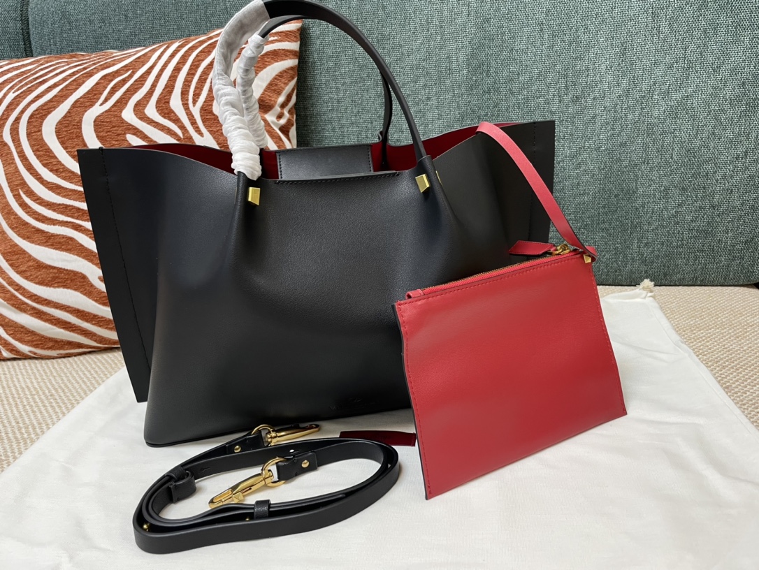 Valentino Garavani Escape Handbags-31*25*15&41*25*18 CM