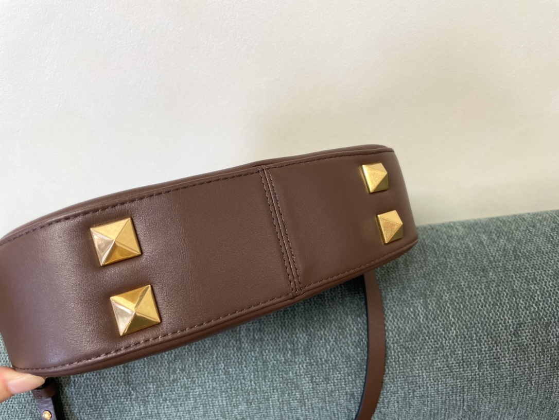 Valentino Garavani StudSign-26*30*7CM