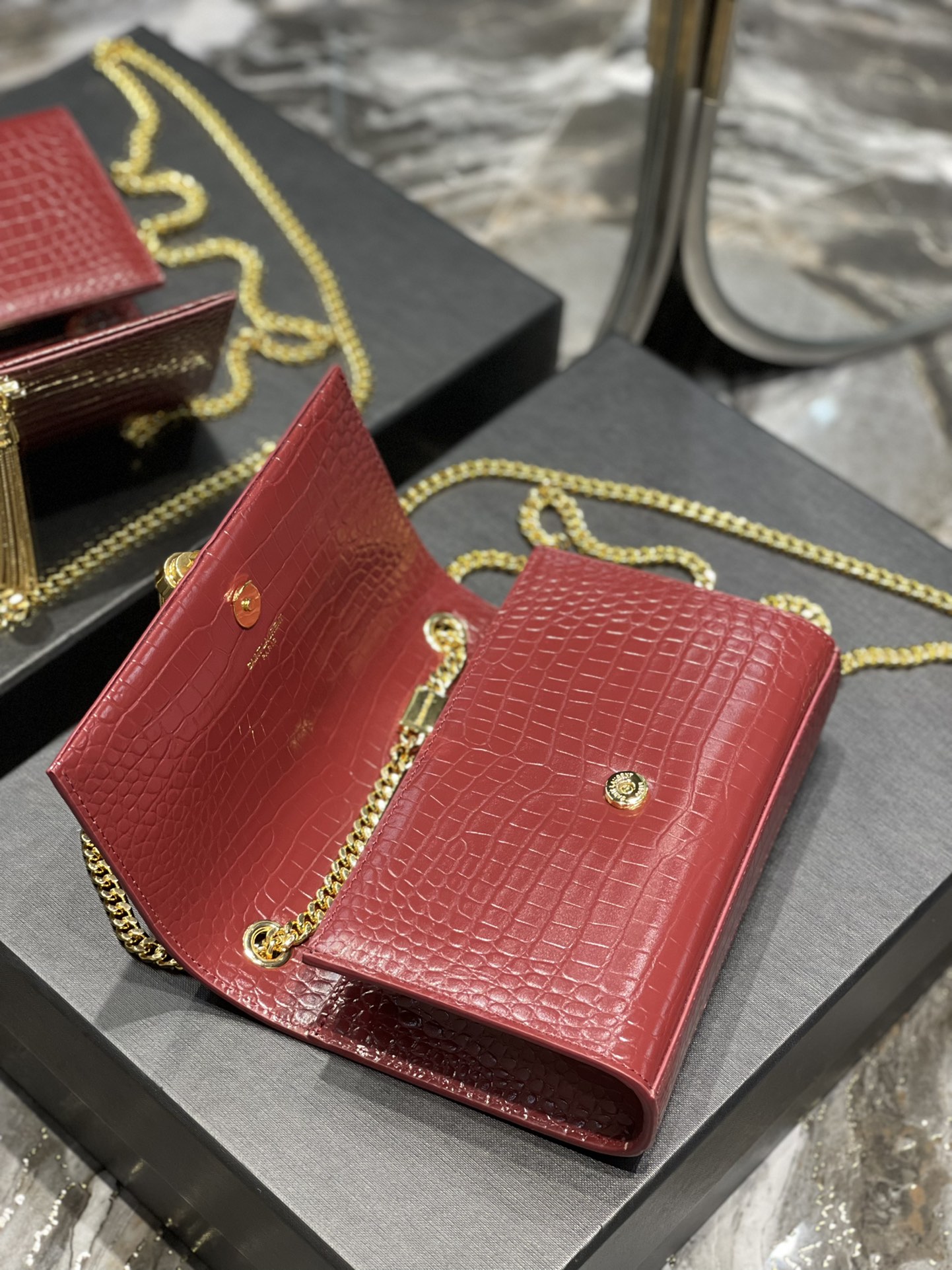 YSL Kate Medium With Tassle In Crocodile Leather-20x13.5x5.5cCM