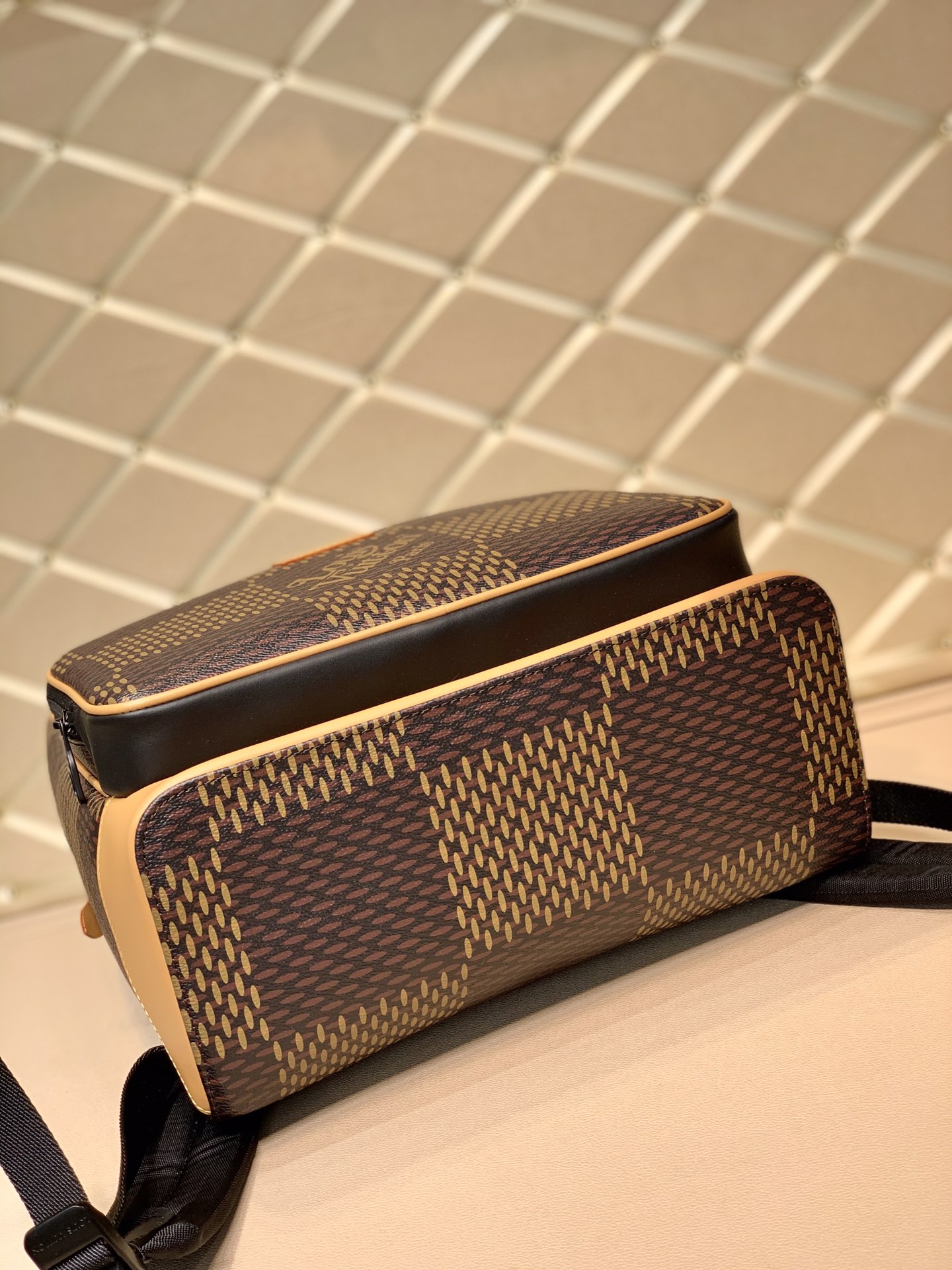 l**is V*t*n campus backpack-30*39*13cm