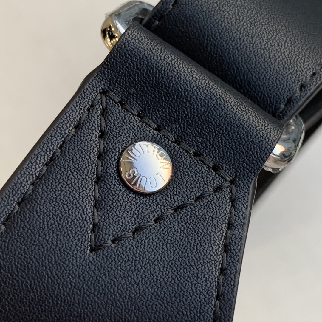 l**is V*t*n campus bum bag-26*13*7cm