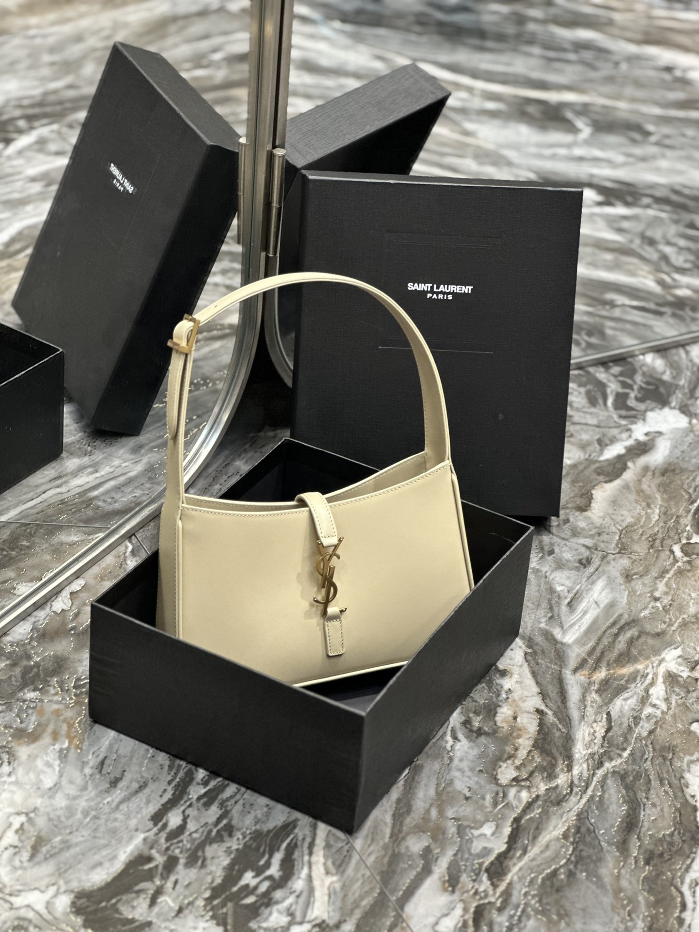 YSL Le5A7 Vintage Bag-25X14X10CM