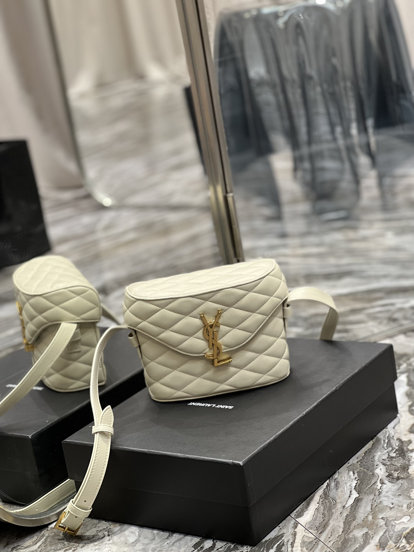 YSL June Handbags-19*15*8CM