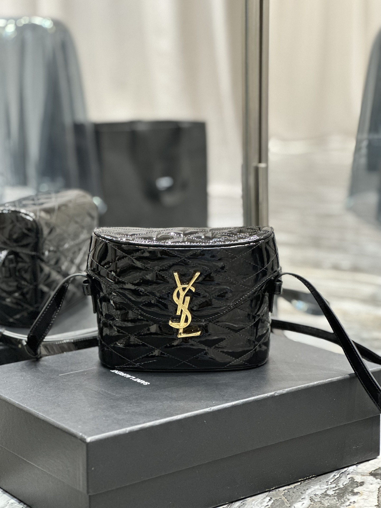 YSL June Handbags-19*15*8CM