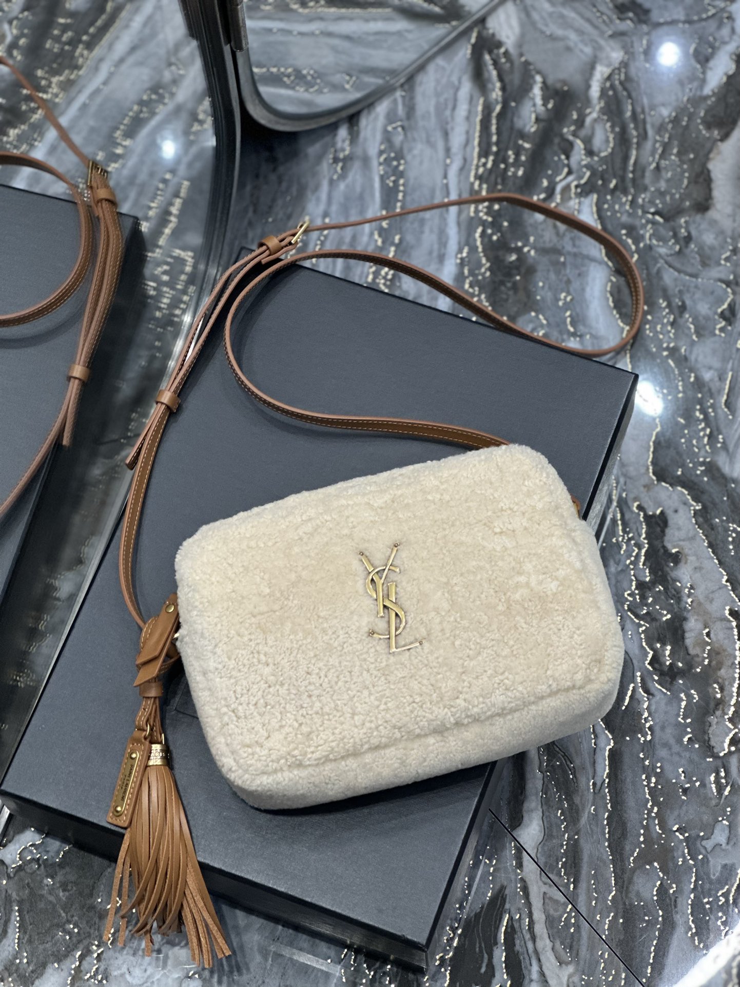 YSL Lou Camera Bag-‎23x16x6CM