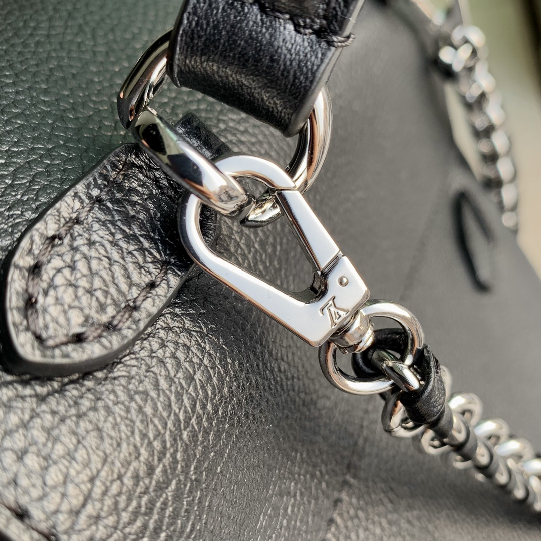 l**is V*t*n lockme ever 23x17x10cm