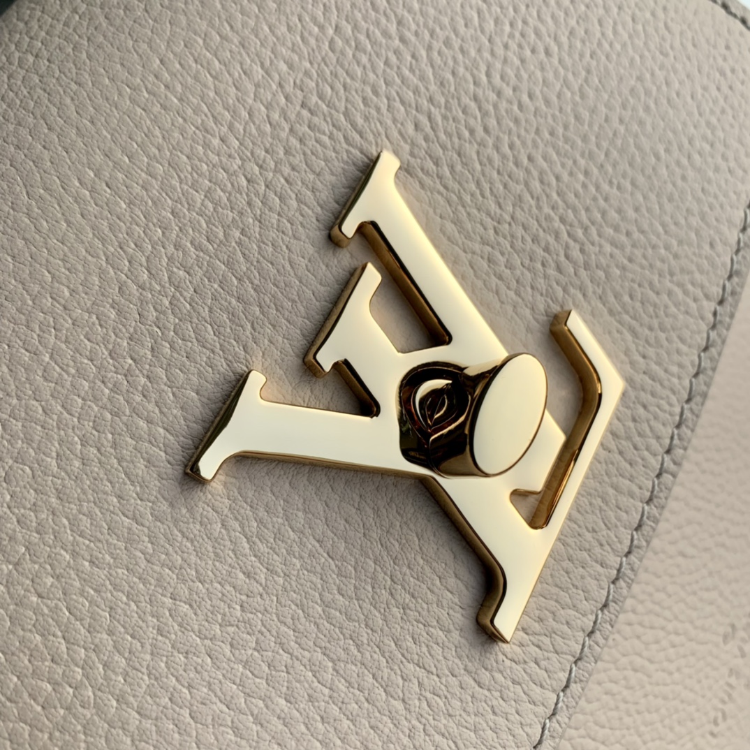 l**is V*t*n lockme ever 23x17x10cm