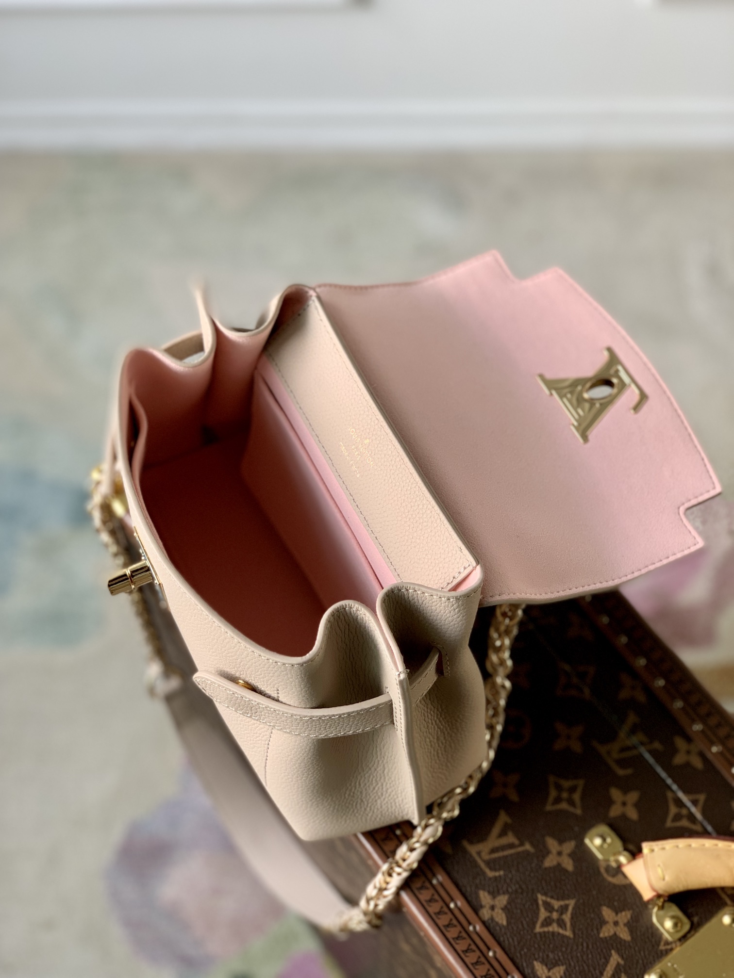 l**is V*t*n lockme ever 23x17x10cm