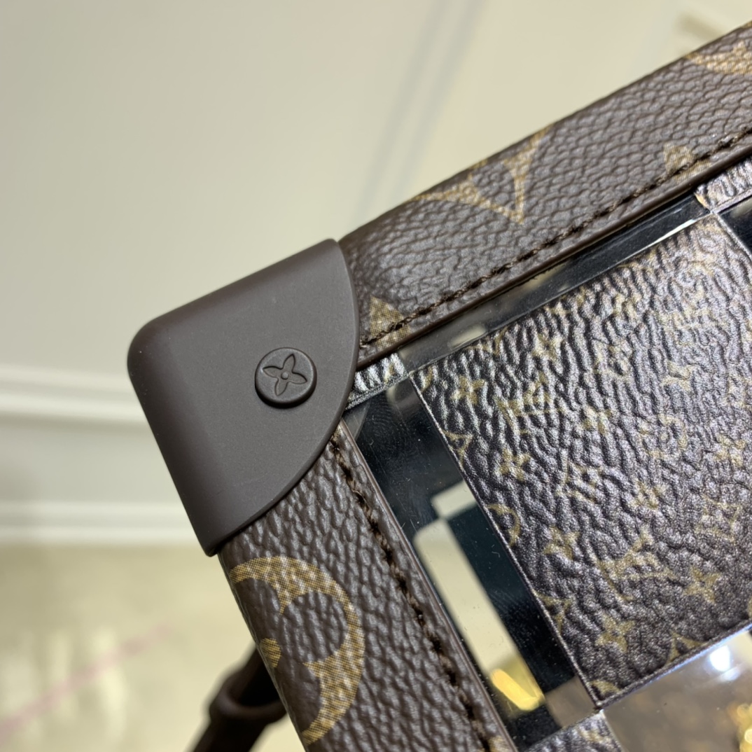 l**is V*t*n soft trunk-m20233-25x17x9.5m