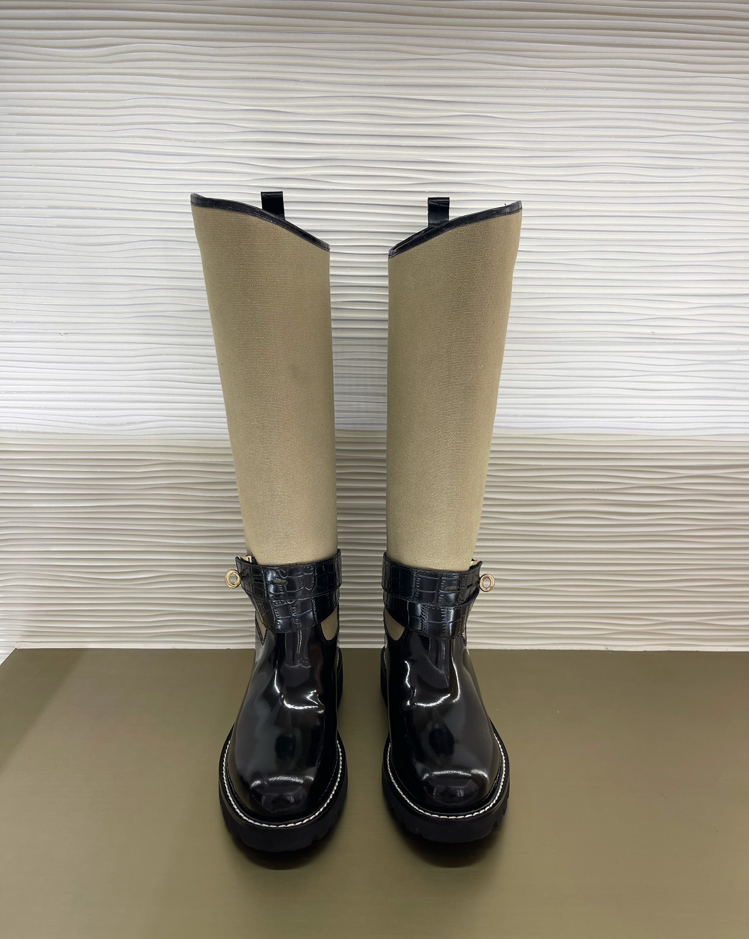 l**is V*t*n boots（eu35-42）
