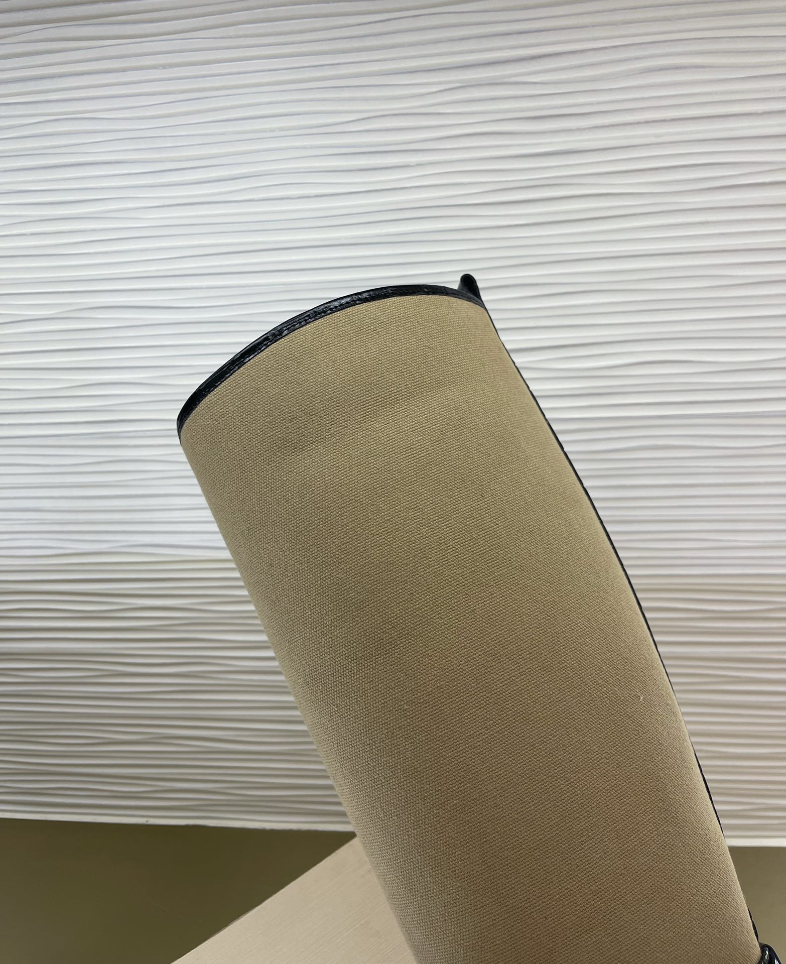 l**is V*t*n boots（eu35-42）