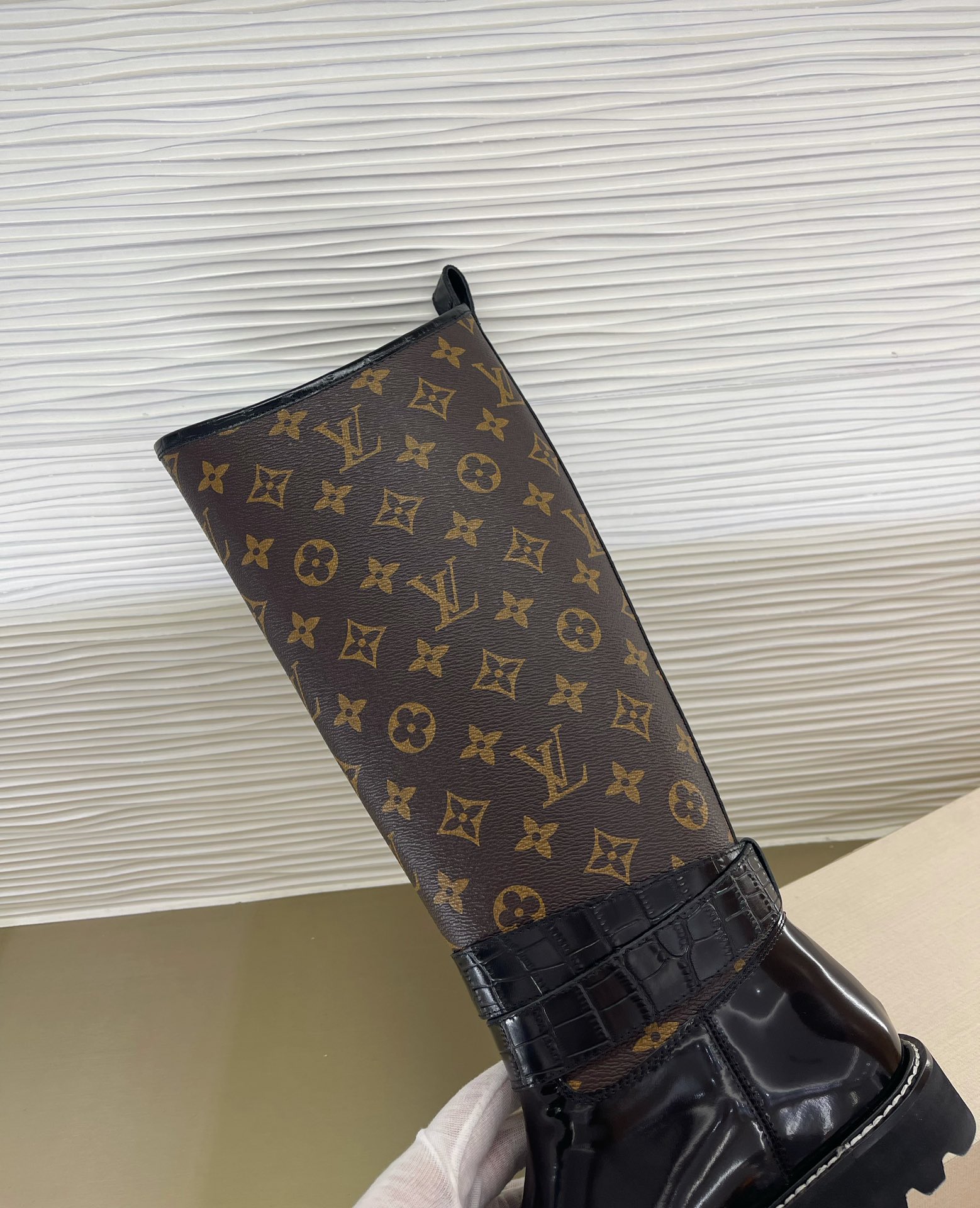 l**is V*t*n boots（eu35-42）