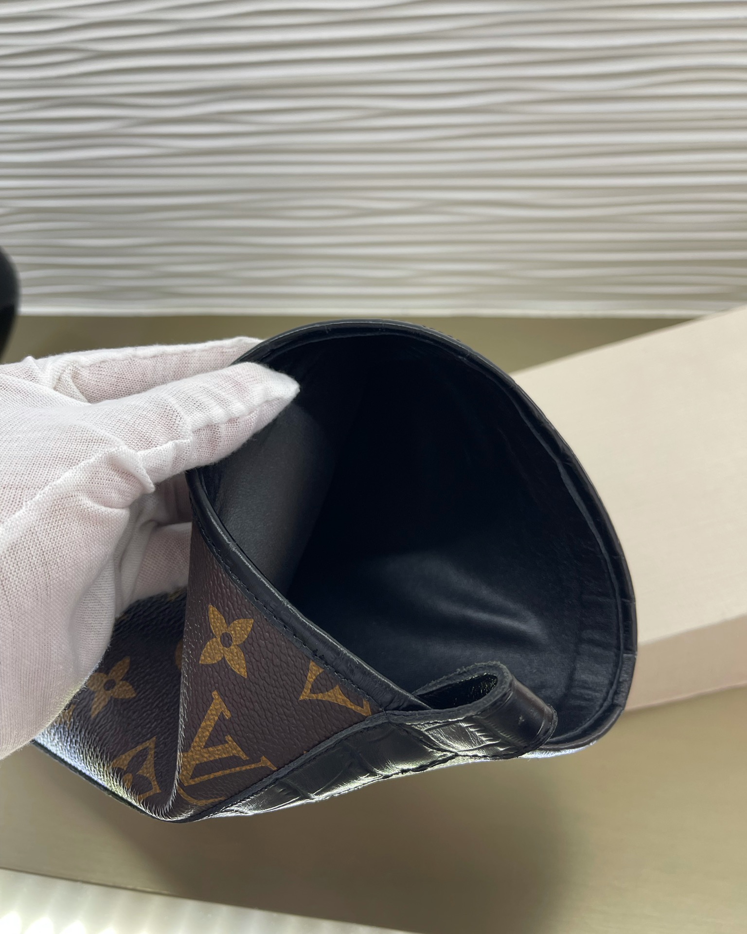 l**is V*t*n boots（eu35-42）